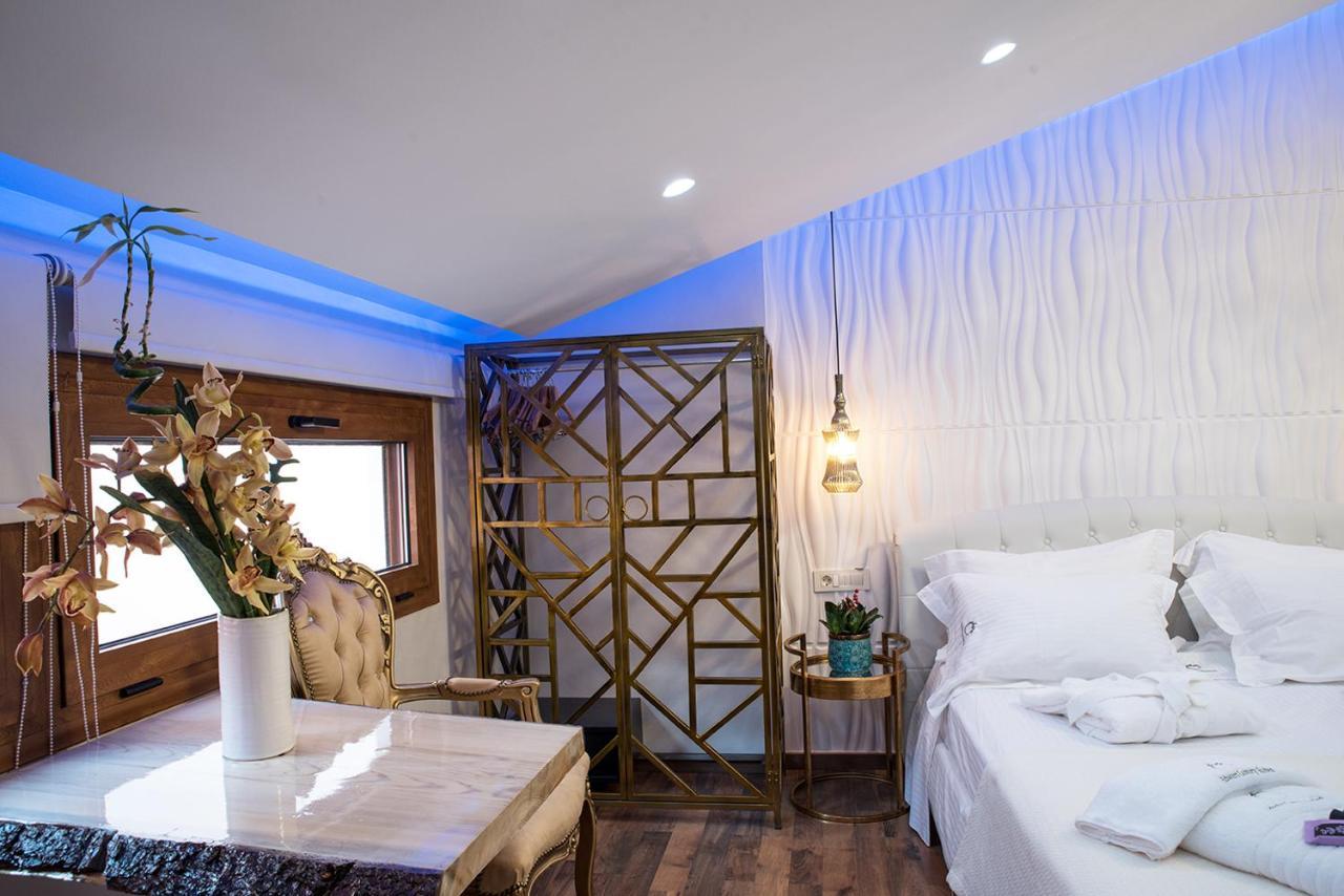 Edward Luxury Suites Chrissi Akti Chania Exterior foto