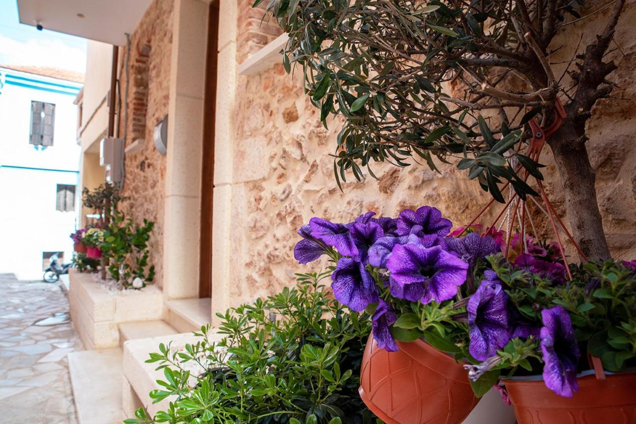 Edward Luxury Suites Chrissi Akti Chania Exterior foto