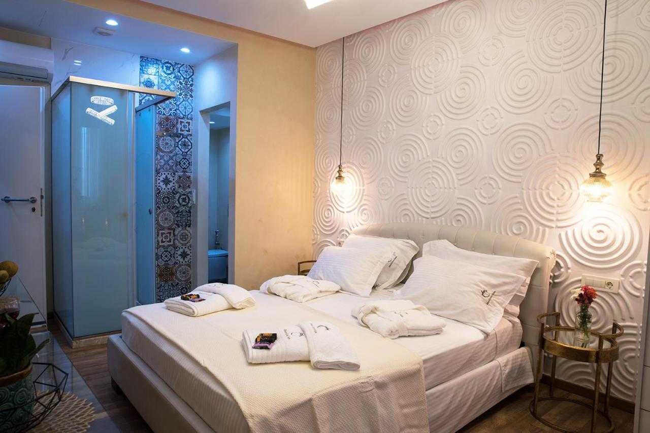 Edward Luxury Suites Chrissi Akti Chania Exterior foto