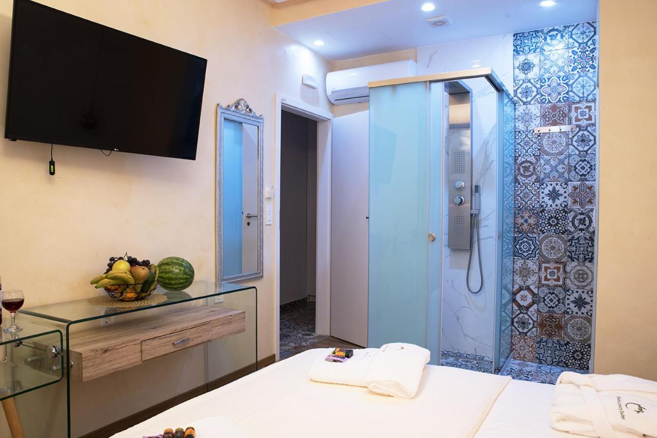Edward Luxury Suites Chrissi Akti Chania Exterior foto