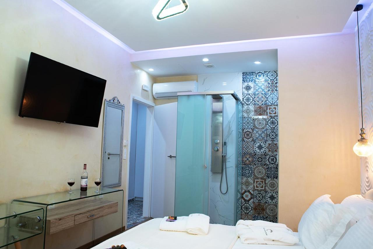 Edward Luxury Suites Chrissi Akti Chania Exterior foto